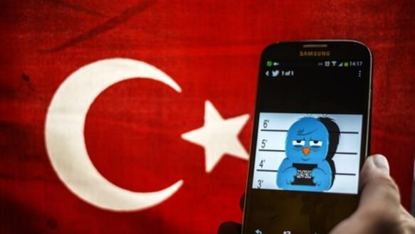 Weil sie während der Gezi-Park-Proteste getwittert hatten, stehen 29 Twitter-Nutzer in Izmir vor Gericht