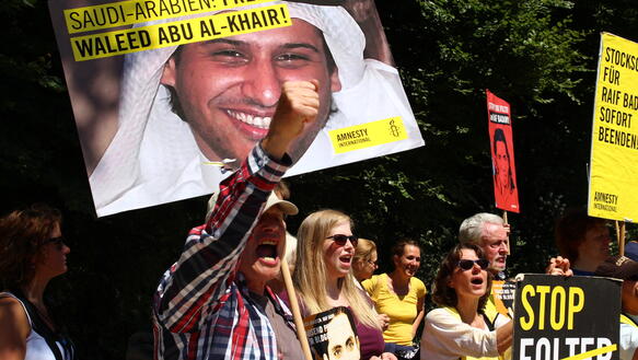 Amnesty-Aktion für Waleed Abu al-Khair und Raif Badawi am 11.06.2015 vor der saudischen Botschaft in Berlin