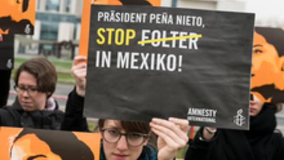 Mexiko: Protest-Aktion vor dem Bundeskanzleramt im April 2016