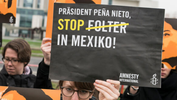 Mexiko: Protest-Aktion vor dem Bundeskanzleramt im April 2016