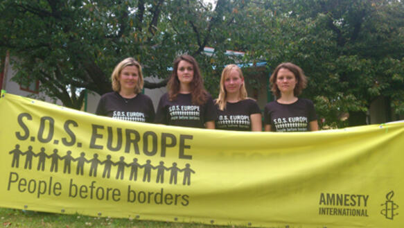 Die deutschen Teilnehmerinnen des von Amnesty International organisierten "Human Rights Camp 2014" in Sofia, Bulgarien