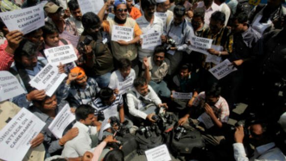 Journalisten demonstrieren im März 2011 im indischen Hyderabad gegen Übergriffe