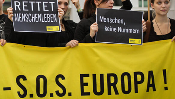 Amnesty-Aktion zum bundesweiten Flüchtlingstag am 28. September 2012 in Berlin