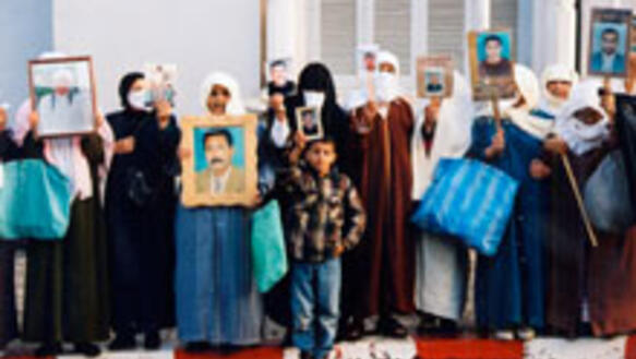 Mahnwache für "Verschwundene" in Algerien (November 2000)