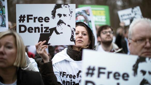 Protest für die Freilassung des Journalisten Deniz Yücel vor der türkischen Botschaft in Berlin im Februar 2017