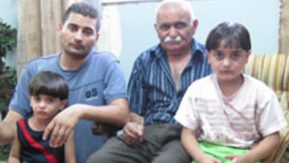 Ahmad Ghoshe und Familienmitglieder