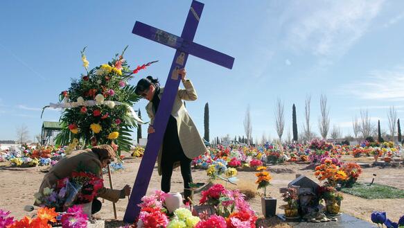 Gedenken am Grab von Marisela Escobedo, Ciudad Juarez, Dezember 2013