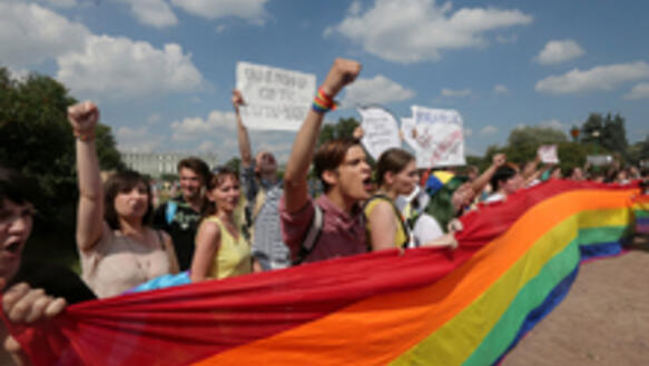 LGBT-Aktivisten bei einer Gay Pride Parade in Sankt Petersburg