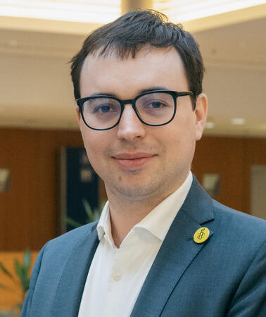 Das Bild zeigt das Porträtbild eine Mannes