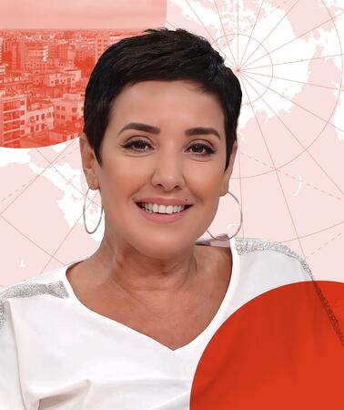 Collage: Porträfoto von Sonia Dahmani. Im Hintergrund ist eine Weltkarte abgebildet und die Luftaufnahme einer Stadt.