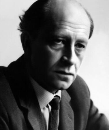 Schwarz-Weiß-Porträt des österreichischen Schriftstellers und Widerstandskämpfers Jean Améry im Halbprofil