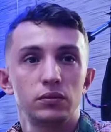 Das Foto zeigt Mohamed Tadjadit sitzend auf einem Stuhl.